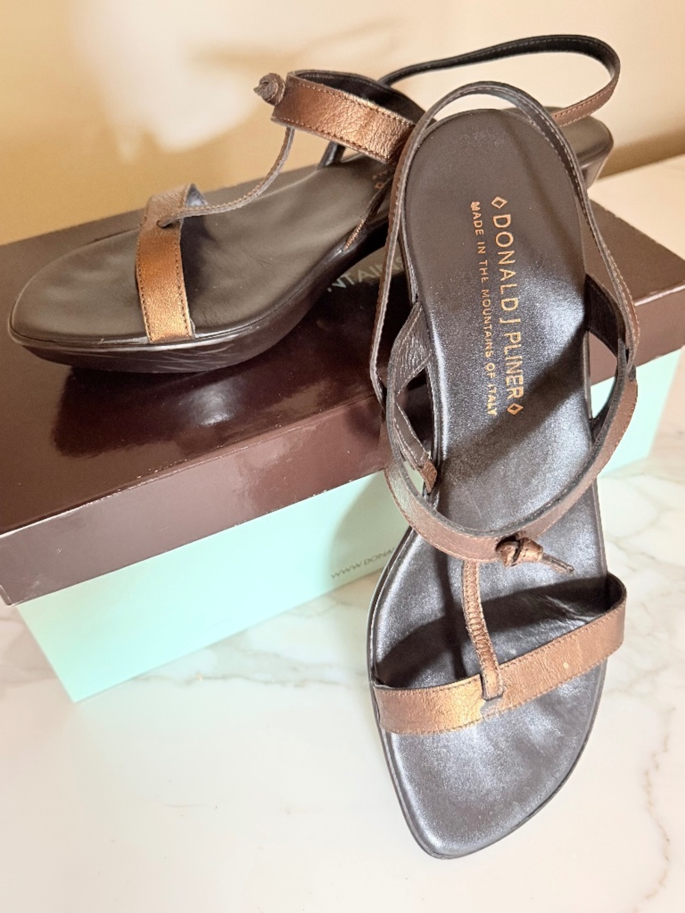 Donald J. Pliner Metallic Bronze Leather Sandals – Size 8
